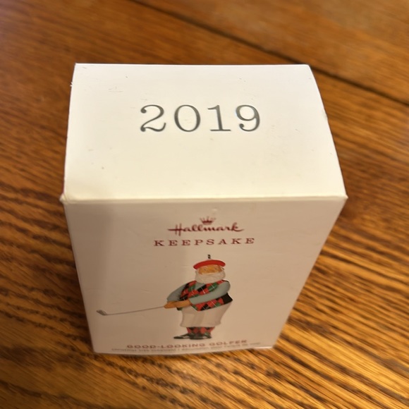 Hallmark Keepsake ornaments for the avid golfer original price $17.99 each - Picture 2 of 5
